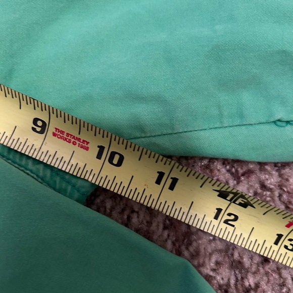 Low rise green capris - Picture 14 of 15